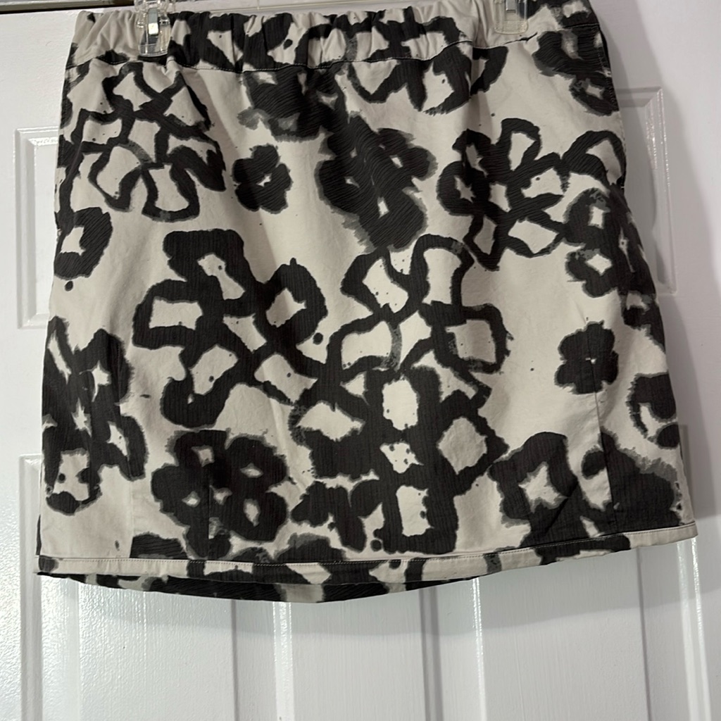 Vera Wang Brand Skirt Size 16